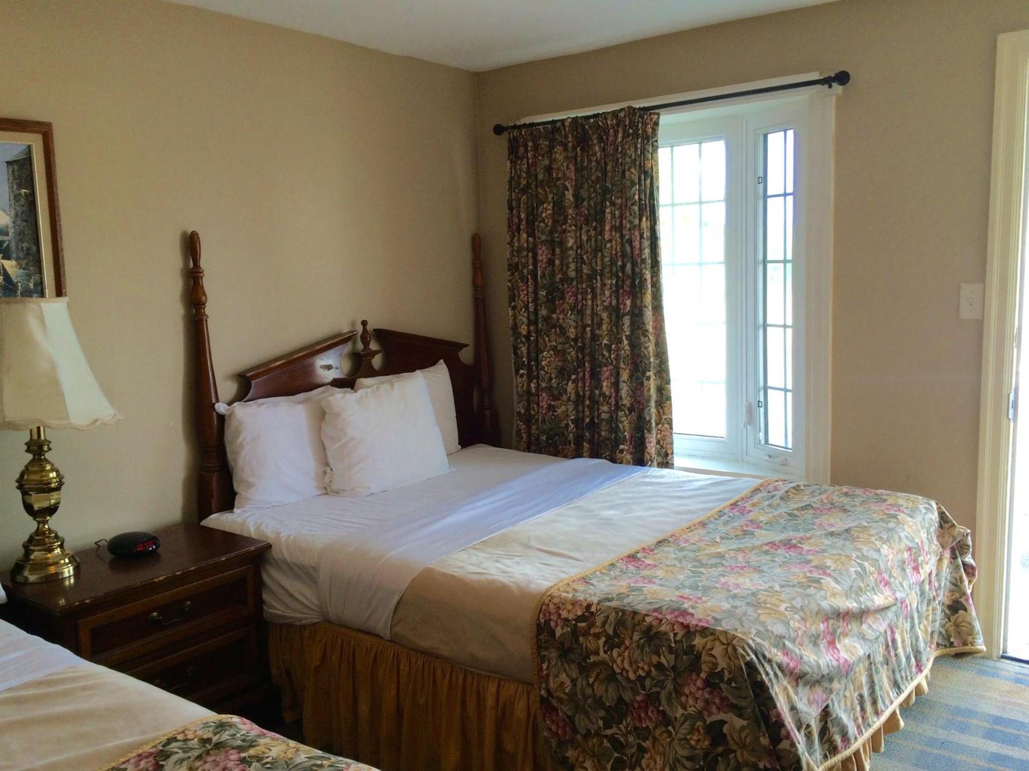 E-Lodge Near The Falls Niagara Falls Room photo